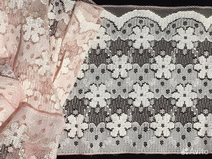 Комплект из двух видов кружев: розовые и сиреневые