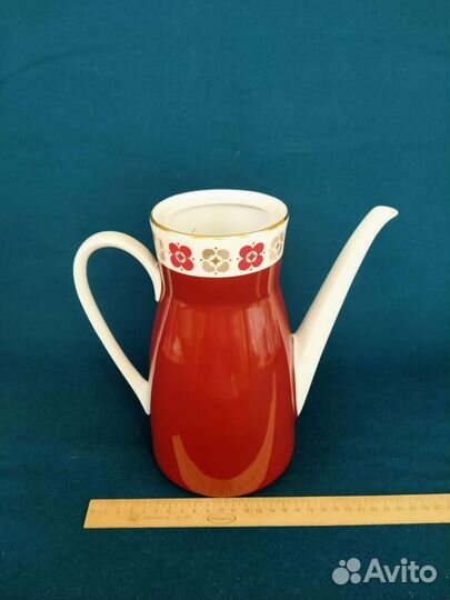 Фарфоровый кофейник гдр