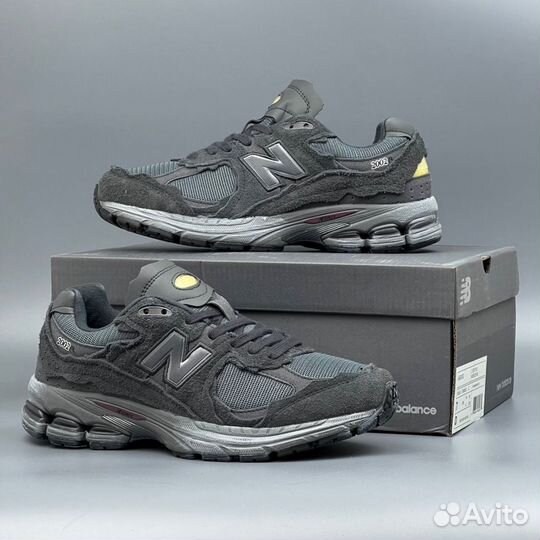 Мужские кроссовки New Balance 2002R