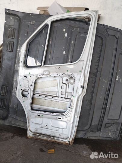 Дверь боковая передняя правая Mercedes Sprinter