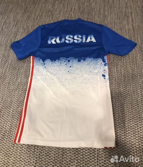 Футболка с автографами футболистов сборной России