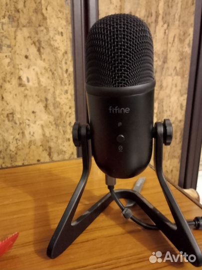 Студийный микрофон