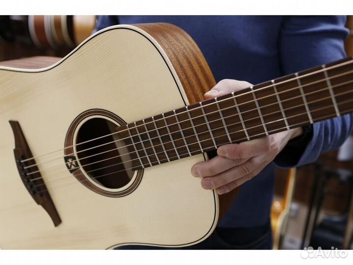 LAG T-70D NAT акустическая гитара