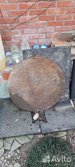 Люк канализационный чугунный бу