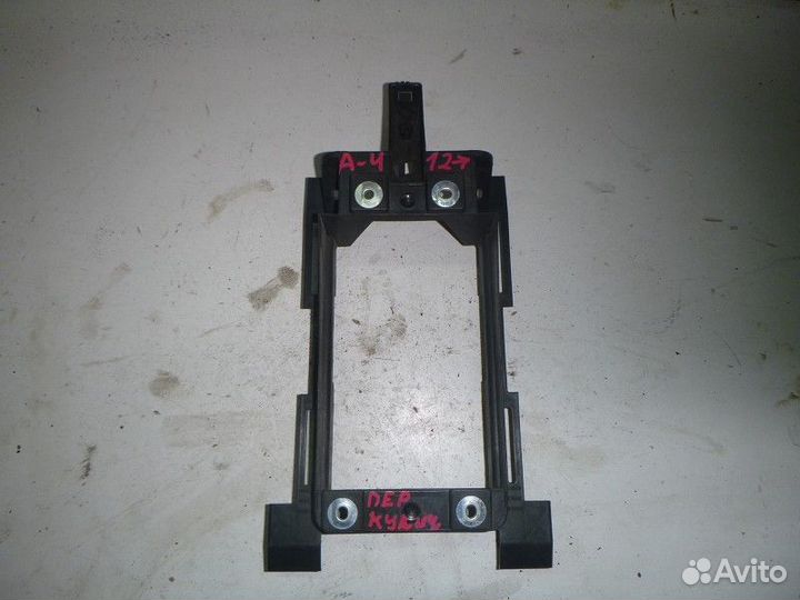 Кронштейн audi A4 B8 2007