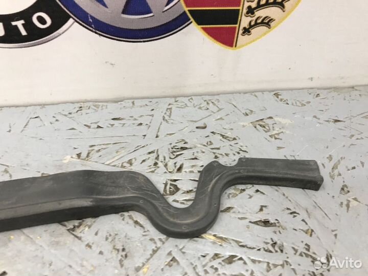 Уплотнитель крыла передний правый Audi A6 С7 chva