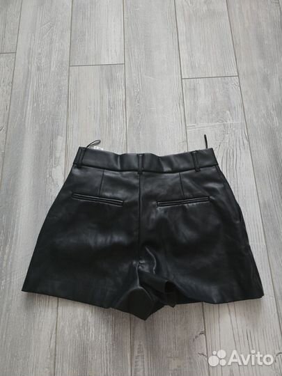Кожаные шорты zara