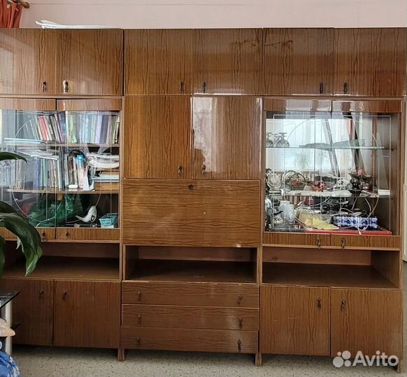 Стенки шкафы в гостинную бу