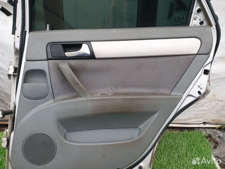 Обшивка двери задней правой Chevrolet Lacetti