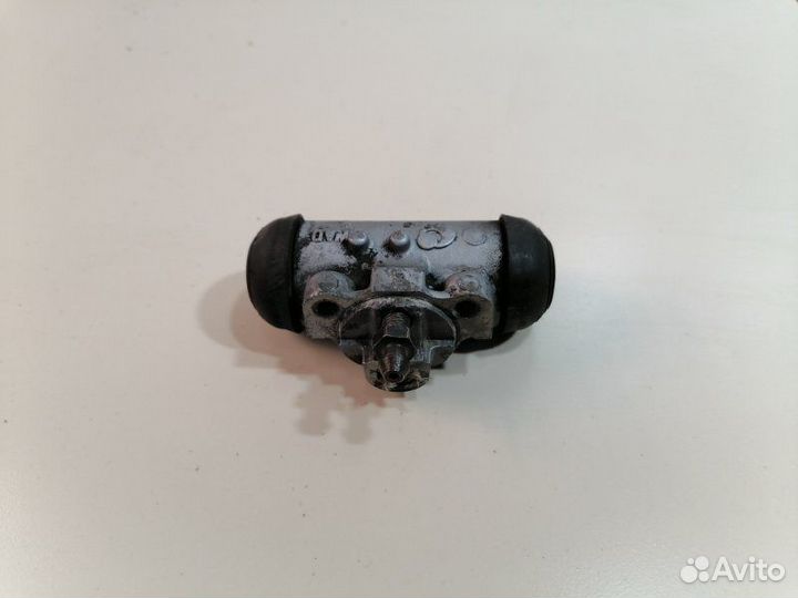 Тормозной цилиндр задний Toyota Corolla Fielder