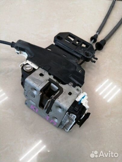 Замок боковой двери задний правый Jeep Cherokee KL