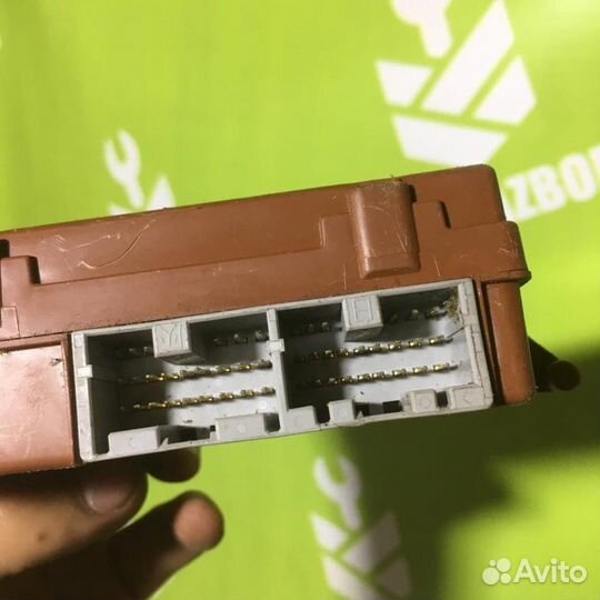 Блок предохранителей Митсубиси Лансер 9