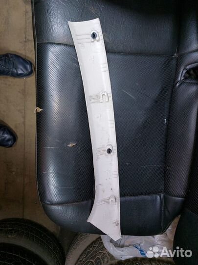 Обшивка передней стойки Volkswagen Passat B5+