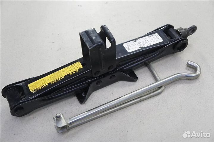 Поддомкратник Toyota Estima AHR20 2azfe