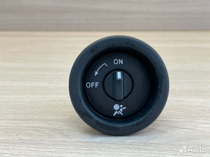 Выключатель подушки безопасности Renault Duster