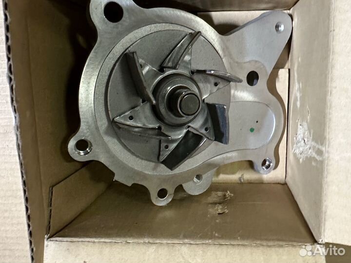 Насос системы охлаждения 2510027400
