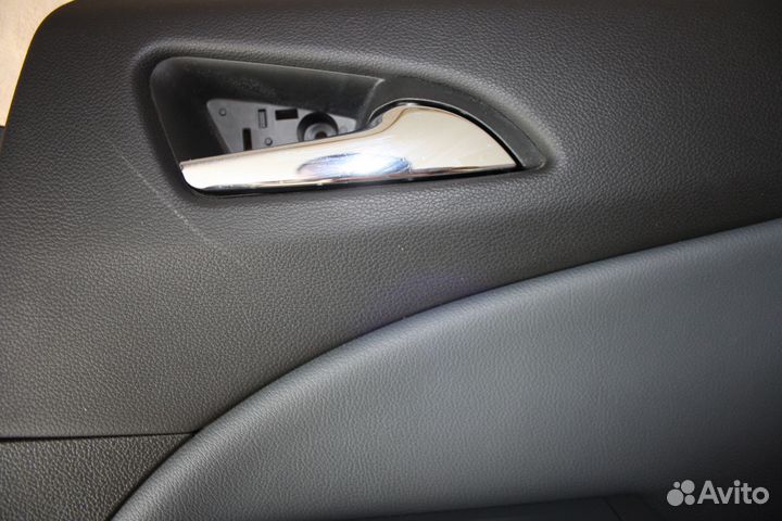 Обшивка задней двери Опель Зафира Турер