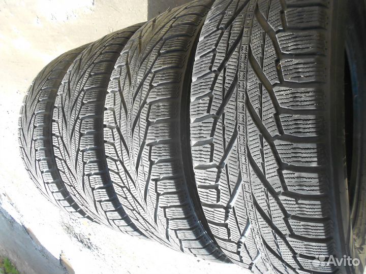 Nokian Tyres Hakkapeliitta R2 SUV 215/65 R16