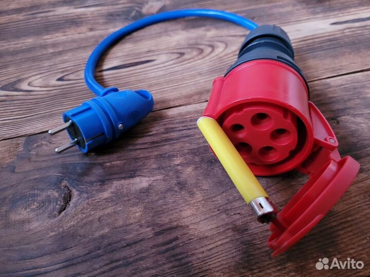 Переходник для зарядного устройства электромобиля