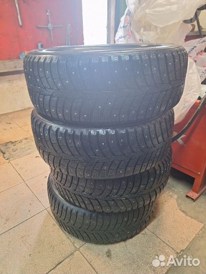 Laufenn X-Fit Van 215/50 R17