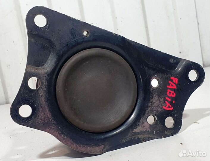 Опора двигателя правая Skoda Fabia