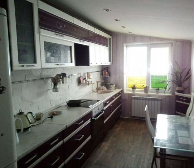 4-к. квартира, 90 м², 1/1 эт.