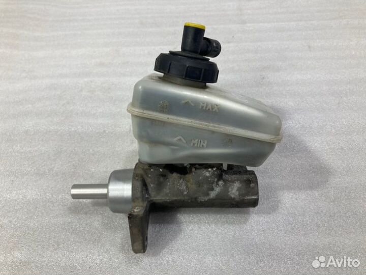 Цилиндр тормозной главный Renault Logan седан K7M