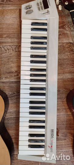 Сломанные муз инструменты