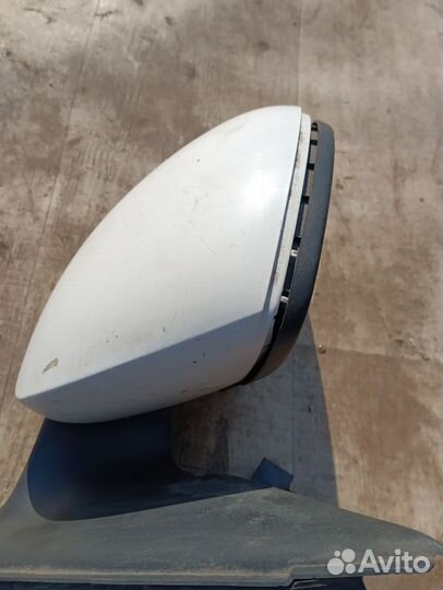Зеркало правое VW Tiguan 2011-2016 дефект
