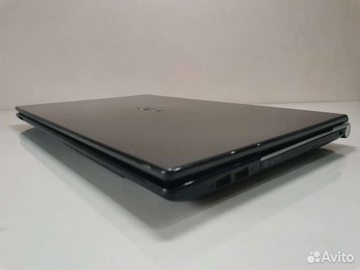 Acer V3 551G -AMD A8-3520m/ AMD HD 7600m/ 8Gb /SSD