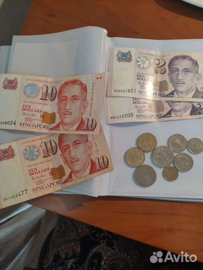 Монеты и банкноты разных стран, жетоны