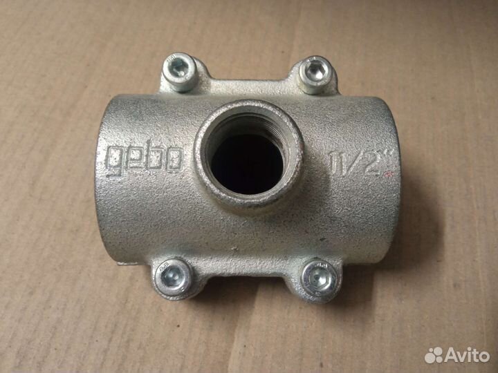 Хомут для врезки 1 1/2х3/4 в/р гебо