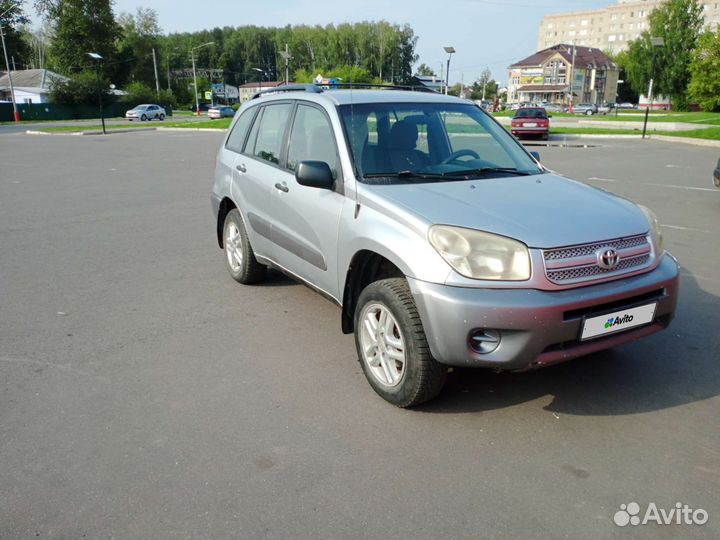 Toyota RAV4, 2002