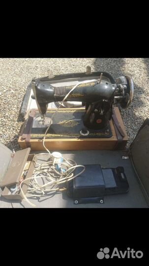 Швейная машинка зингер