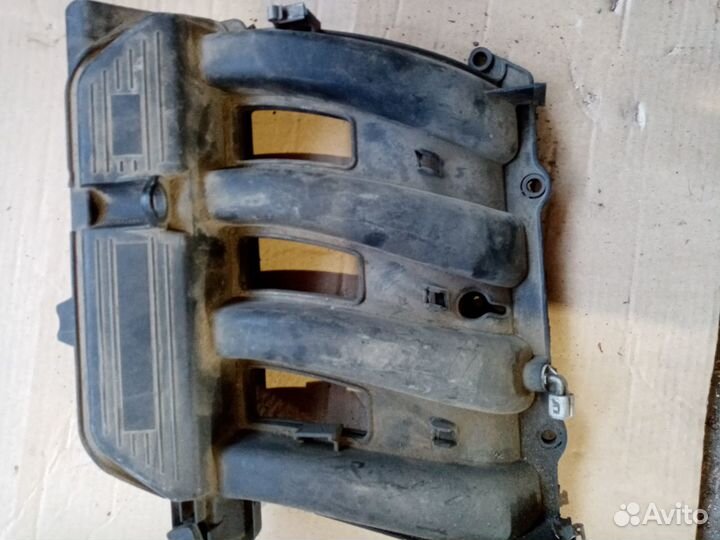 Коллектор впускной Renault Scenik