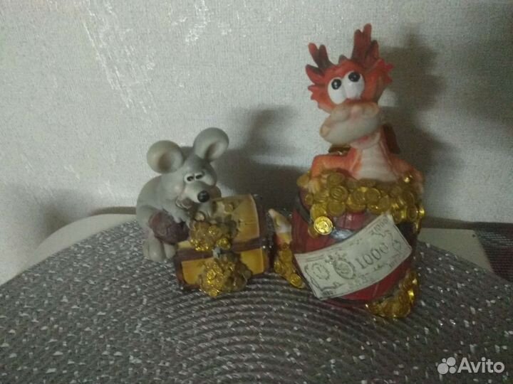 Копилки и статуэтки пакетом