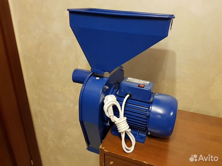 Кормоизмельчитель Зубр-3C