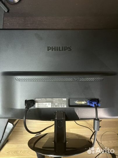 Монитор Philips 226V3L