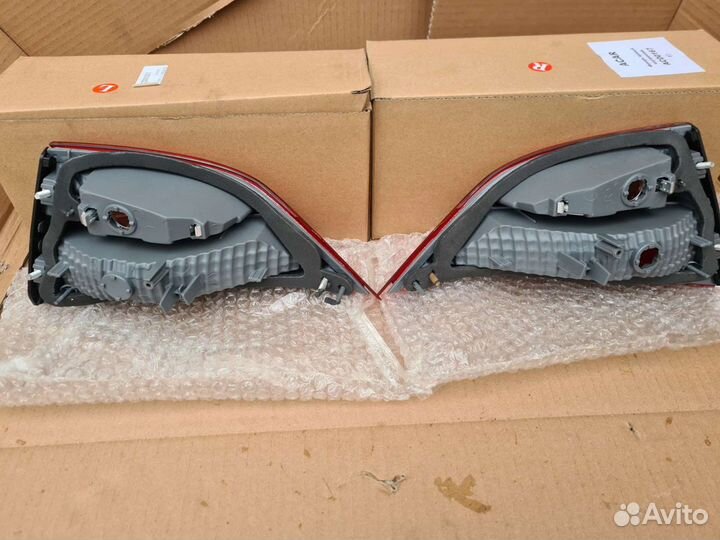 Фонарь крышки багажника Hyundai Elantra V