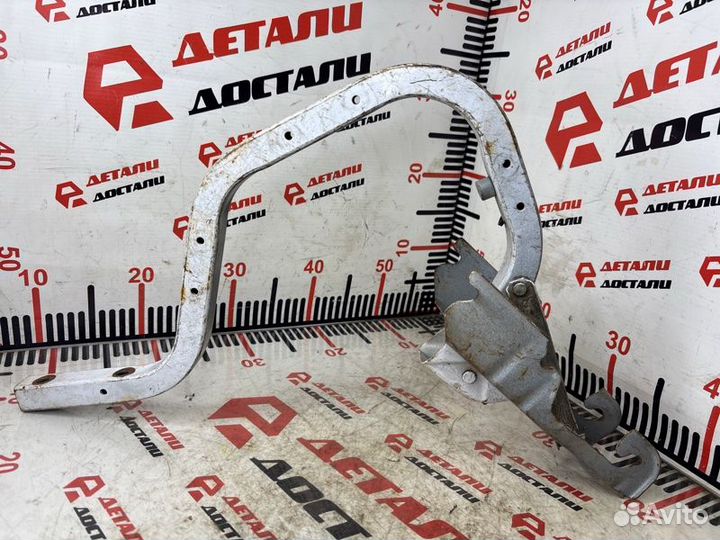 Петля двери багажника Nissan Cefiro A32