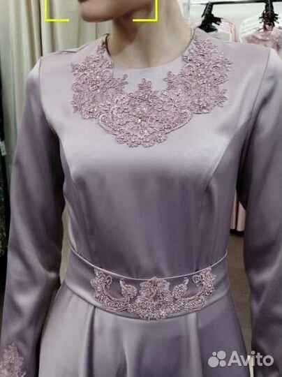 Платье на никах