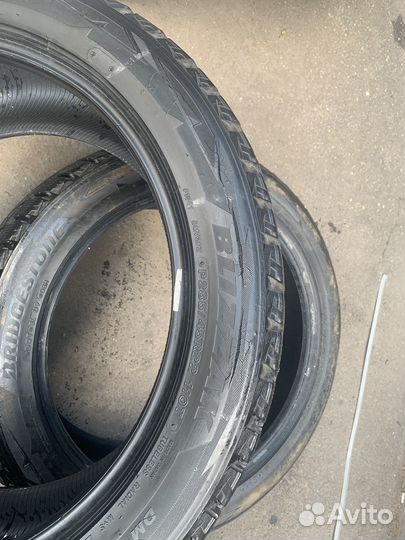 Bridgestone Blizzak DM-V2 285/45 R22 110T