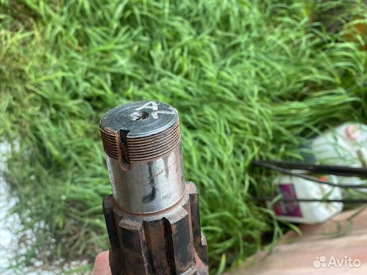 Вал шестерня Aichi D502