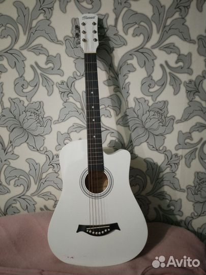 Гитара акустическая шестиструнная