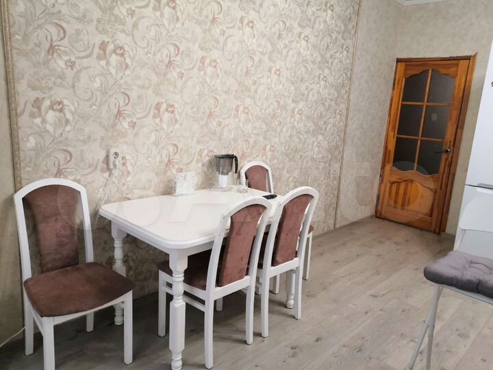 2-к. квартира, 89 м², 1/10 эт.