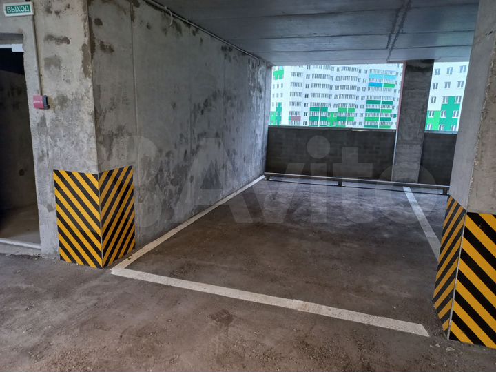 Машиноместо, 18 м²