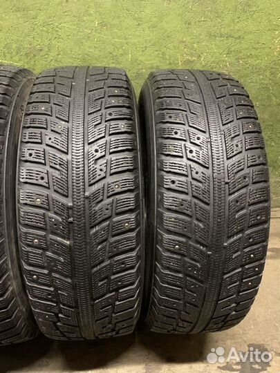 Kumho I'Zen KW22 235/65 R17