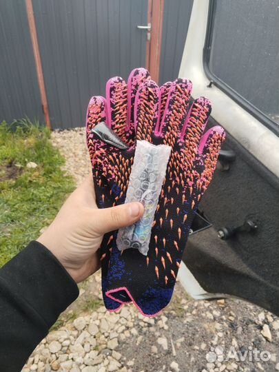 Вратарские перчатки adidas футбольные