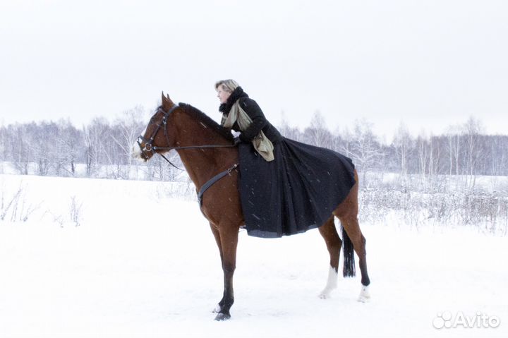 Конский навоз в мешках и перегнившие опилки