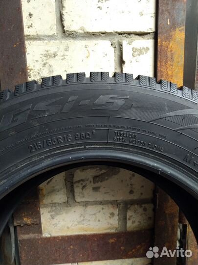 Toyo Observe GSi-5 215/65 R16
